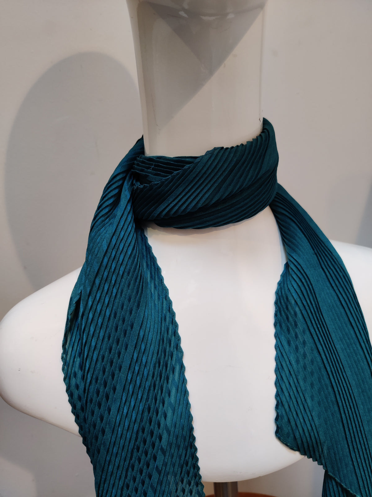 Vintage 1970s Teal Accordion Plissé Long Scarf
