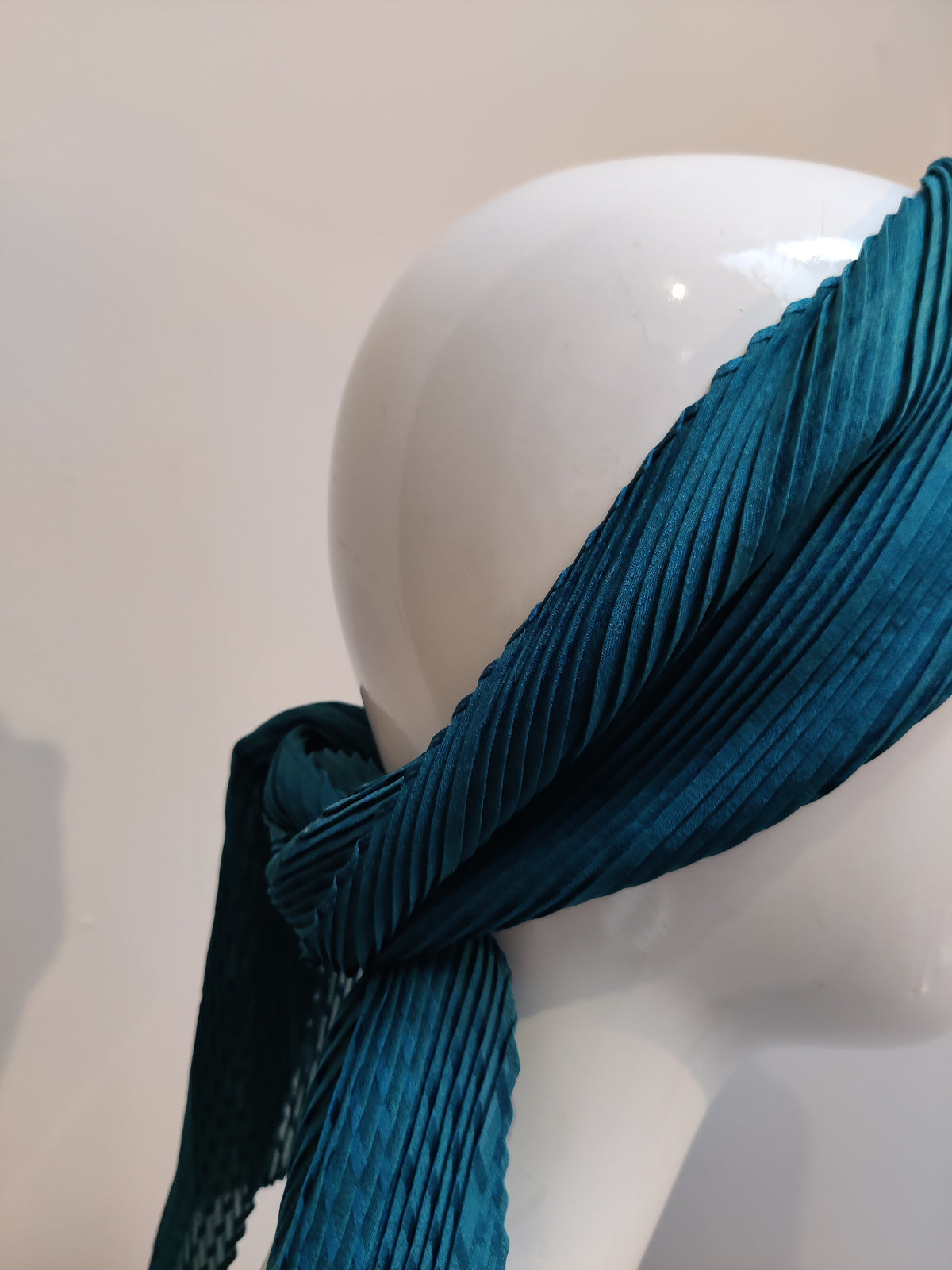 Vintage 1970s Teal Accordion Plissé Long Scarf