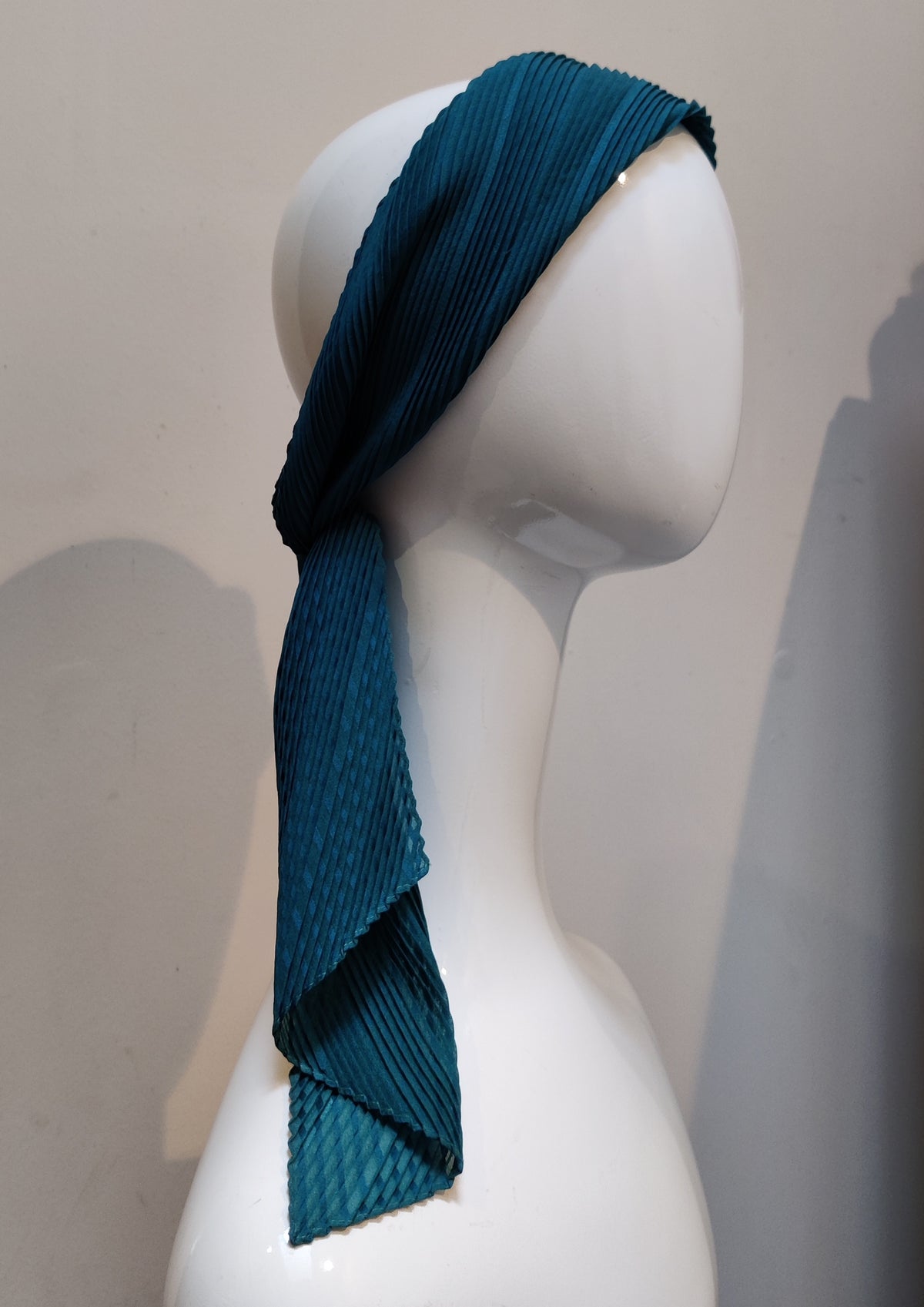 Vintage 1970s Teal Accordion Plissé Long Scarf