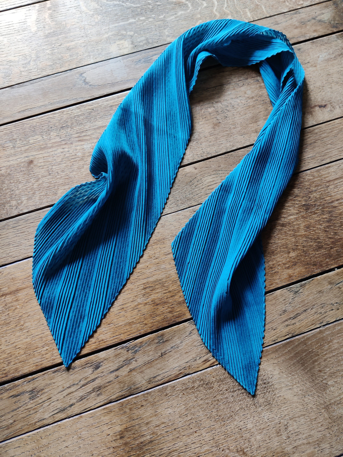 Vintage 1970s Teal Accordion Plissé Long Scarf