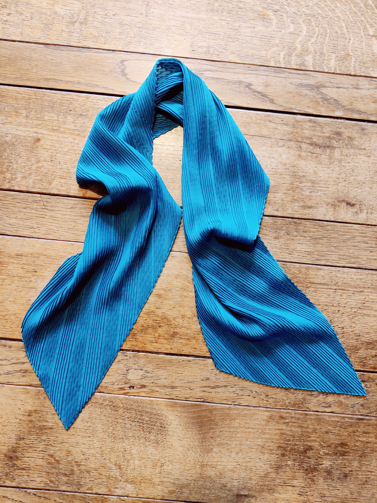 Vintage 1970s Teal Accordion Plissé Long Scarf