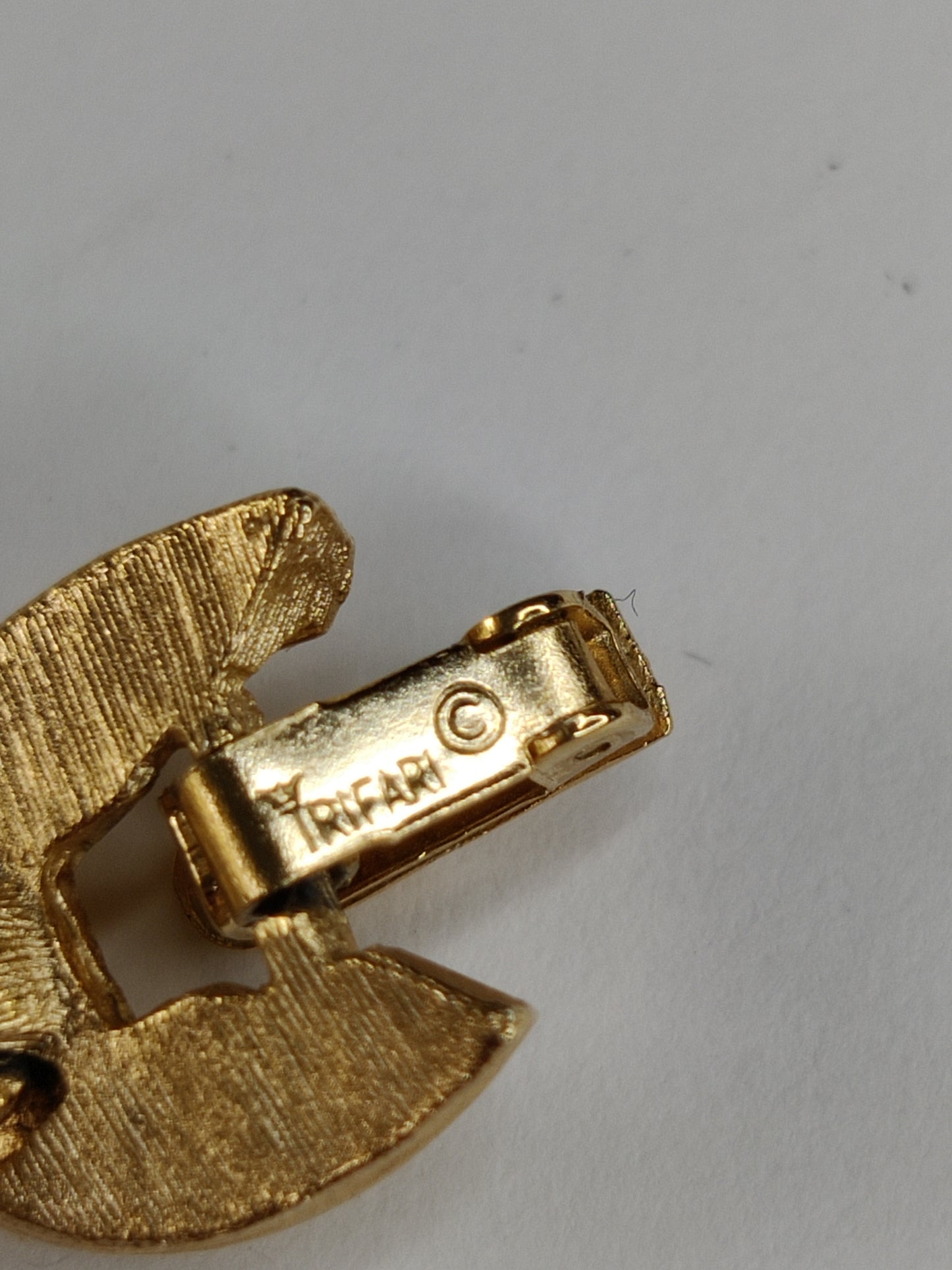 Vintage 1960s Crown Trifari Bracelet