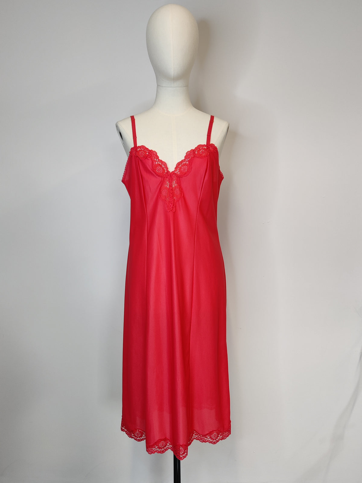 1960s Coral Red Slip