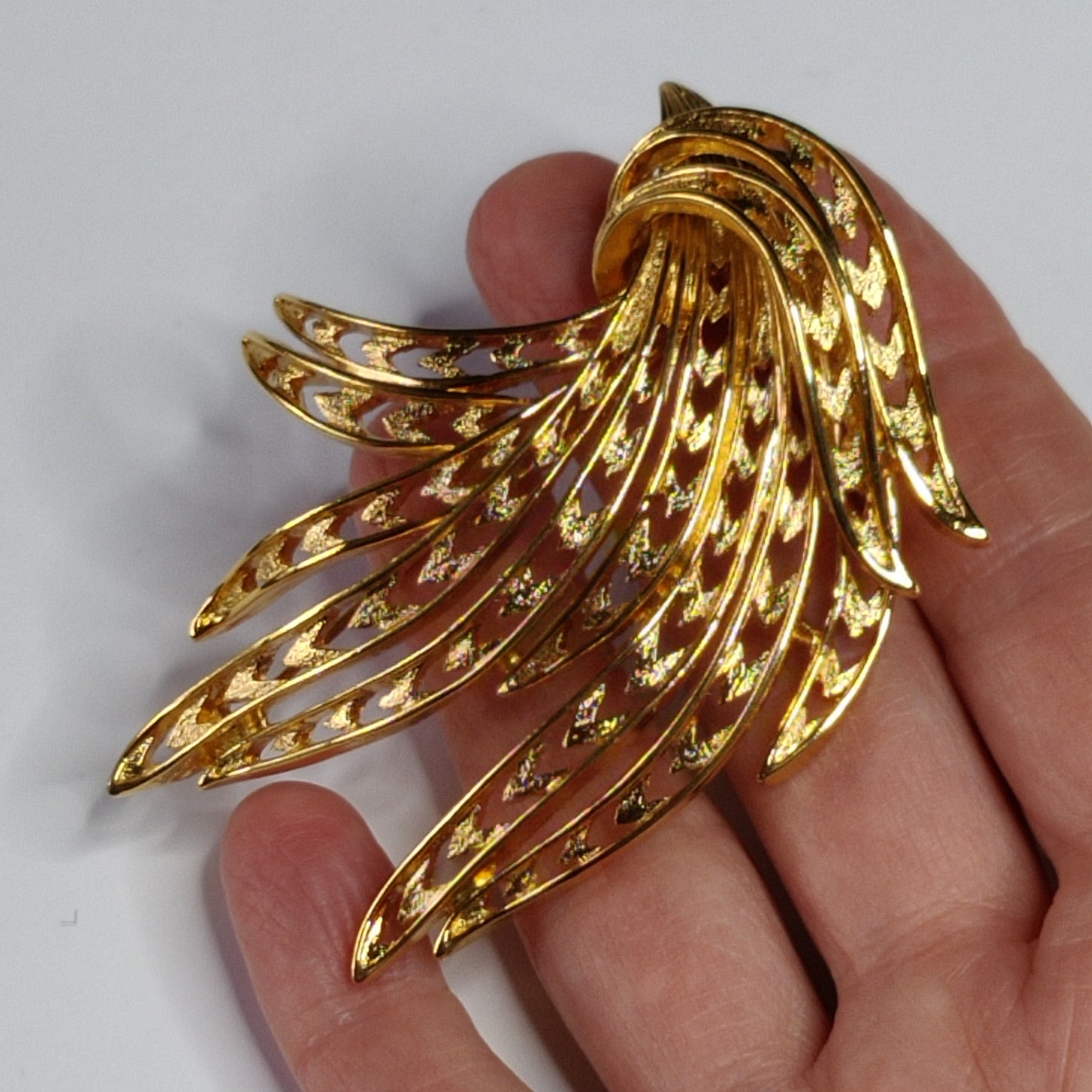 1970s Monet Leaf Brooch