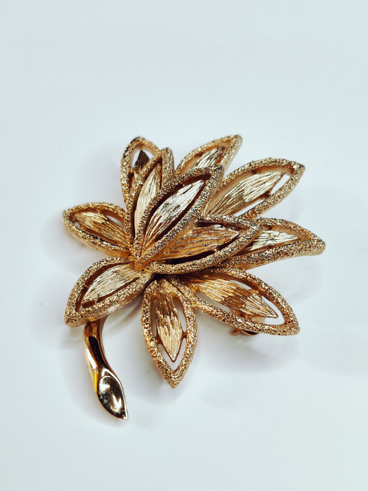 Vintage 1971 Avon Lotus Flower Brooch