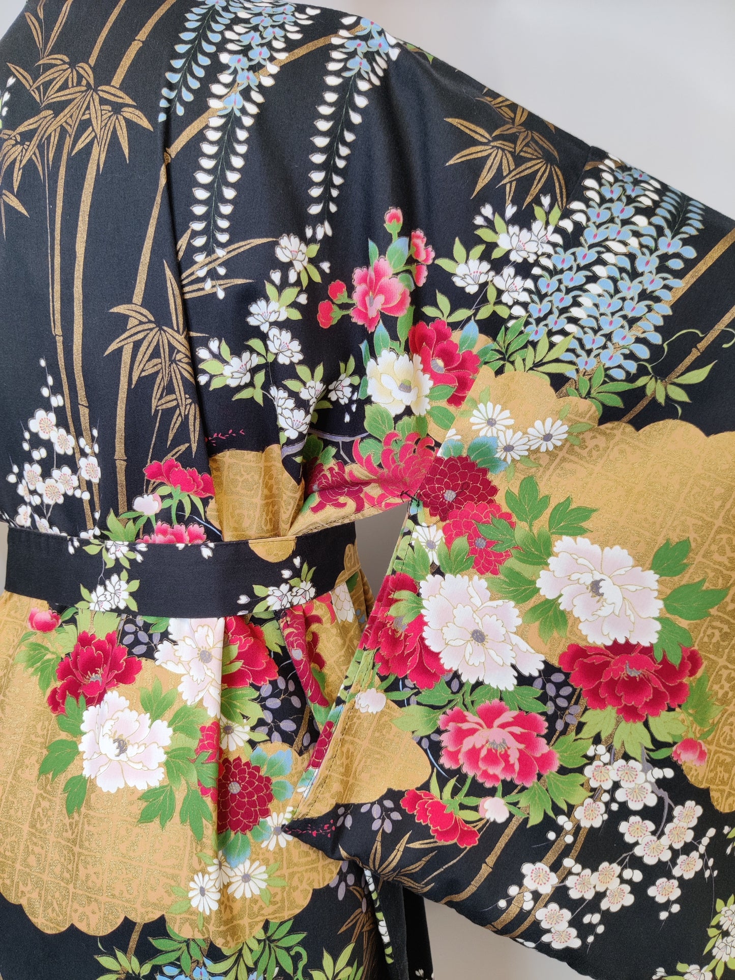 Vintage 1970s Mixed Floral Print Cotton Kimono Robe – Made in Japan