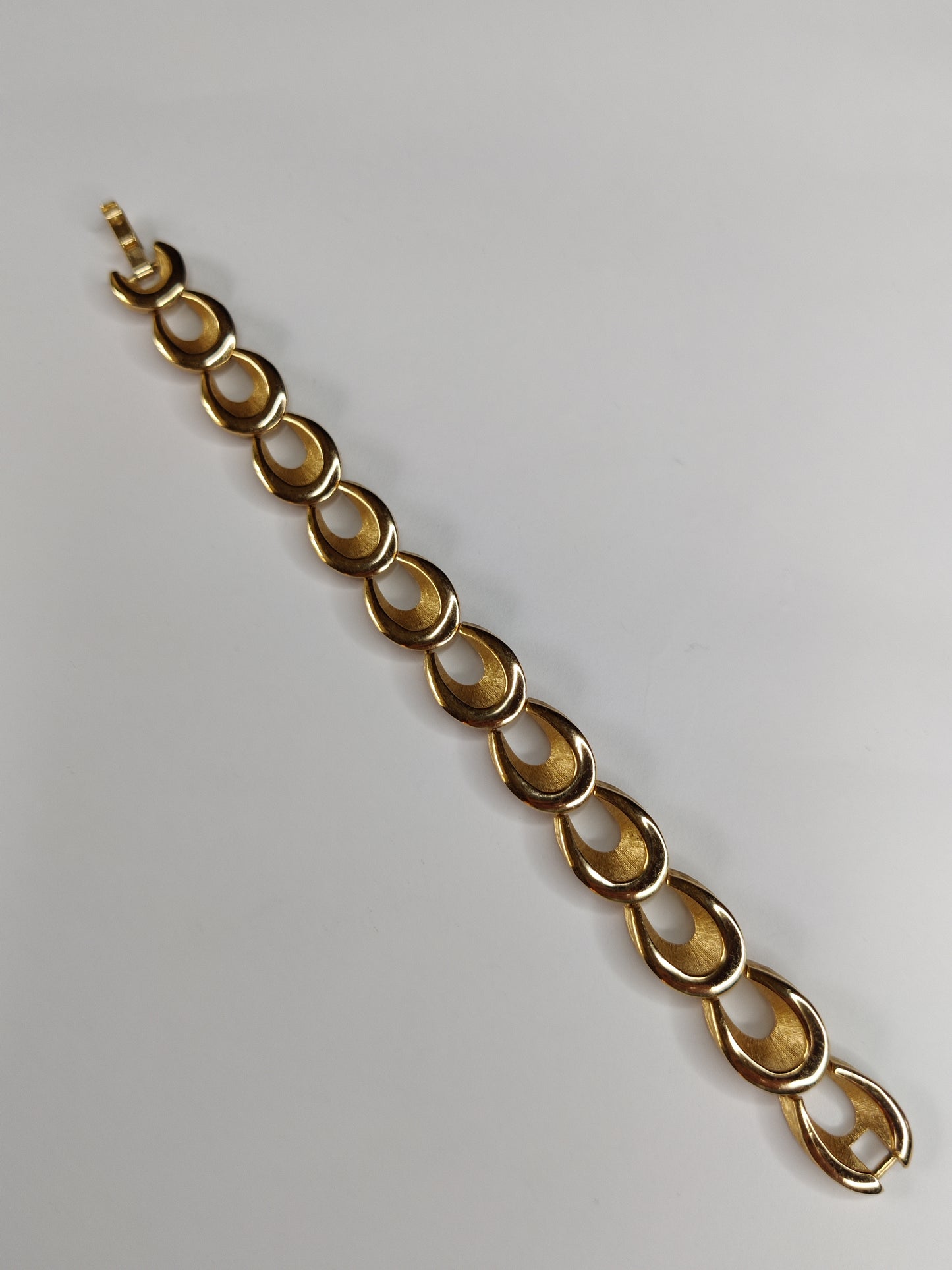 Vintage 1960s Crown Trifari Bracelet