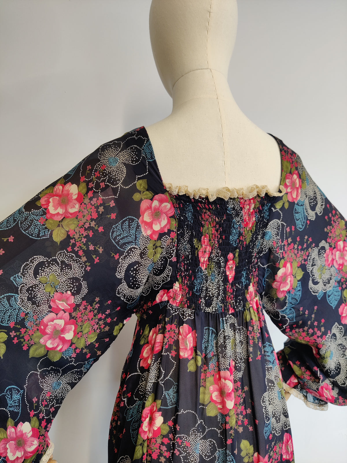 Vintage 1970s Fiona Dresses Floral Prairie Maxi Dress