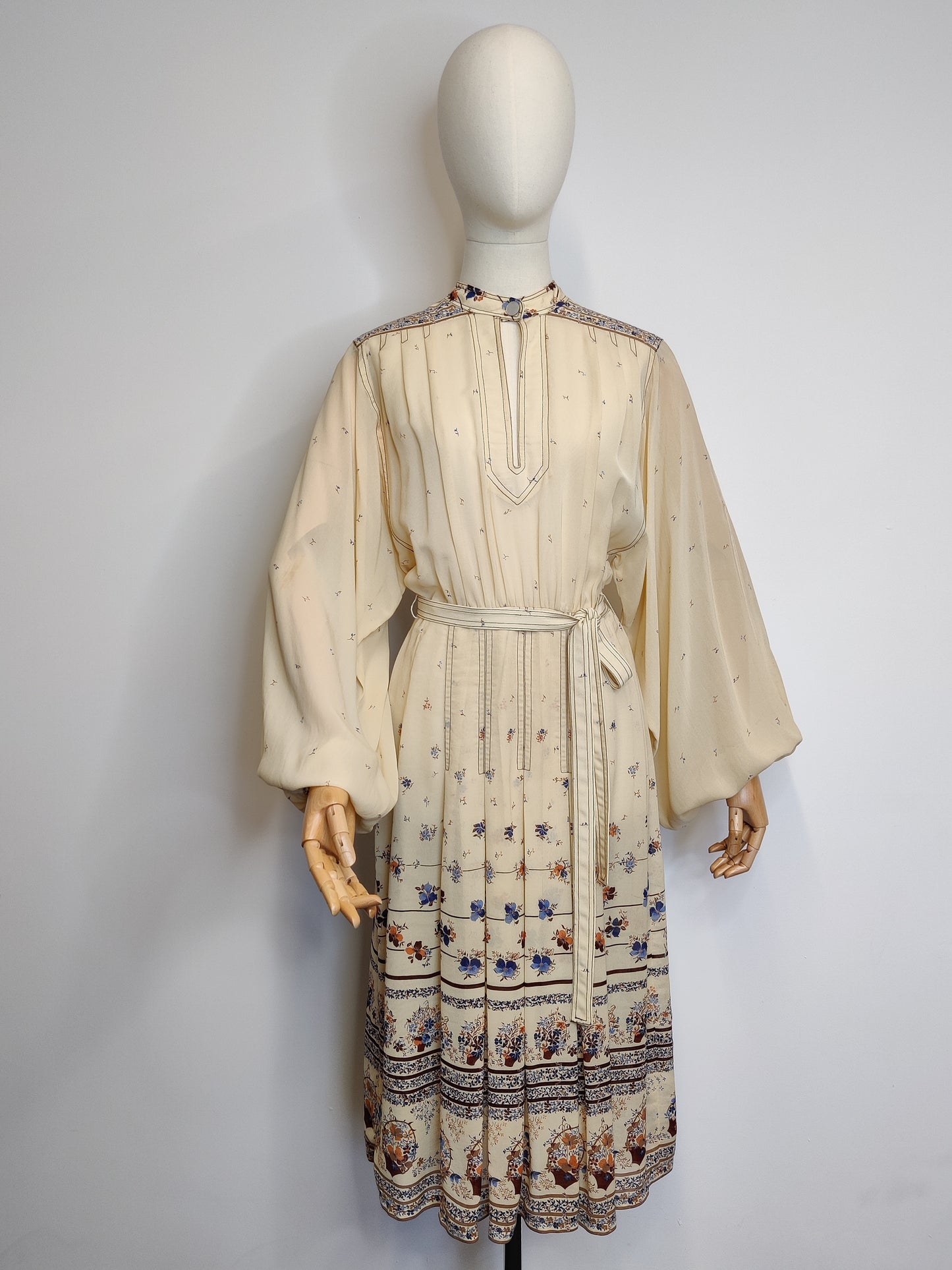 Jean Varon 'A Tisket A Tasket' 1970s Dress