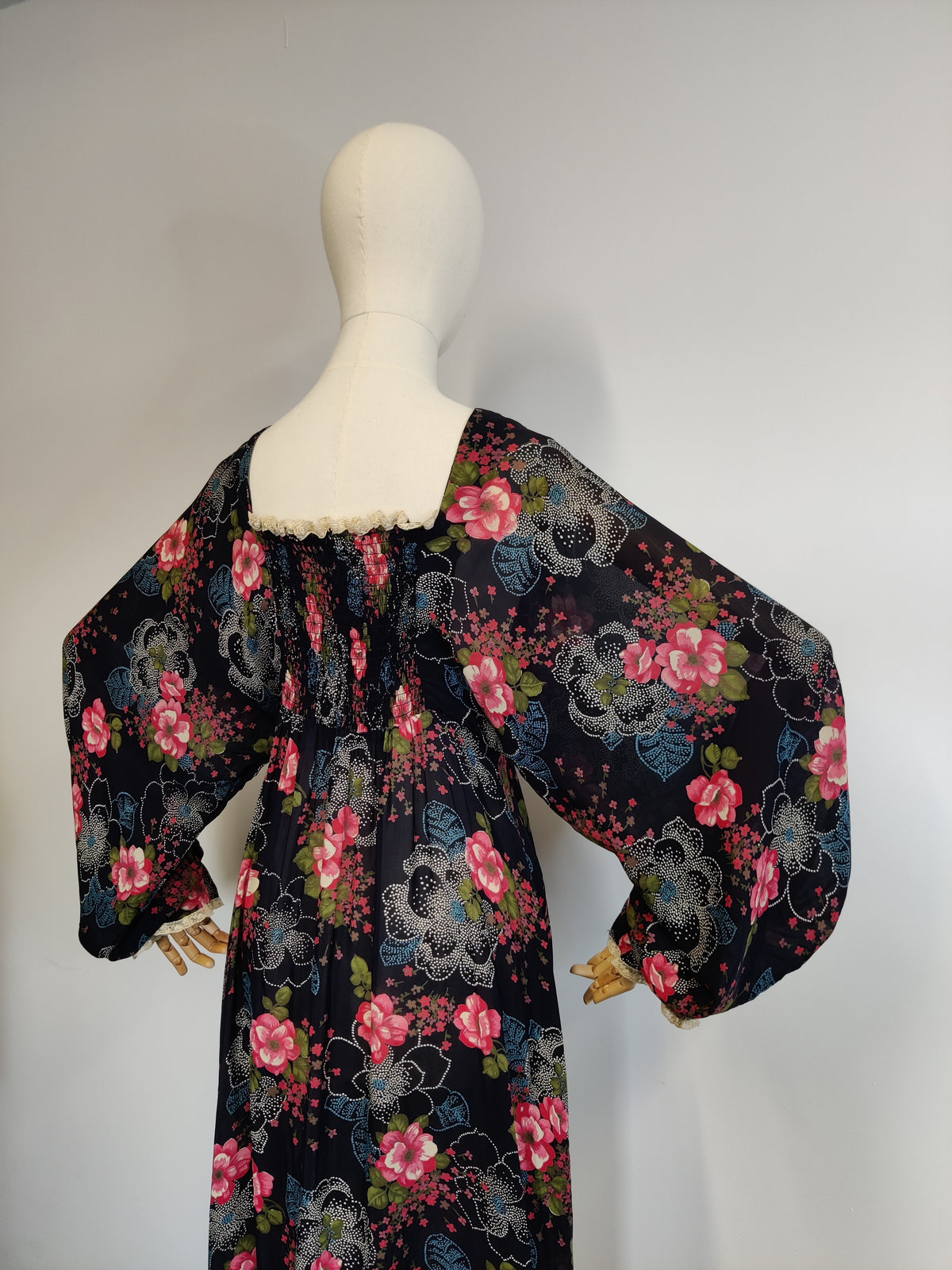 Vintage 1970s Fiona Dresses Floral Prairie Maxi Dress