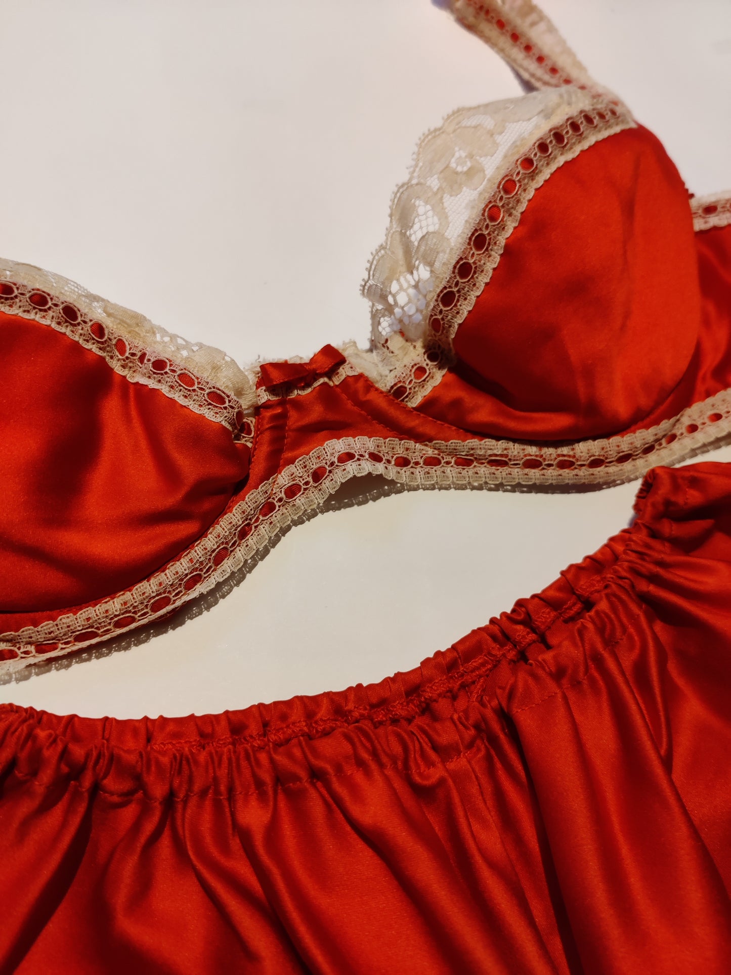 1970s Coral Red Bras & French Knickers Set