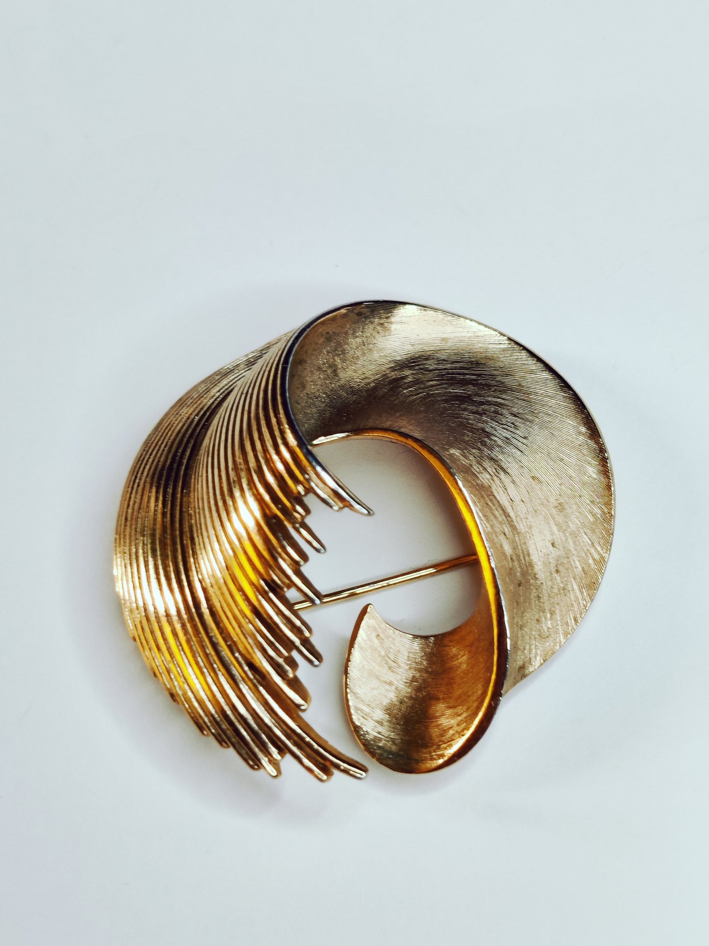 Vintage Crown Trifari Modernist Swirl Brooch