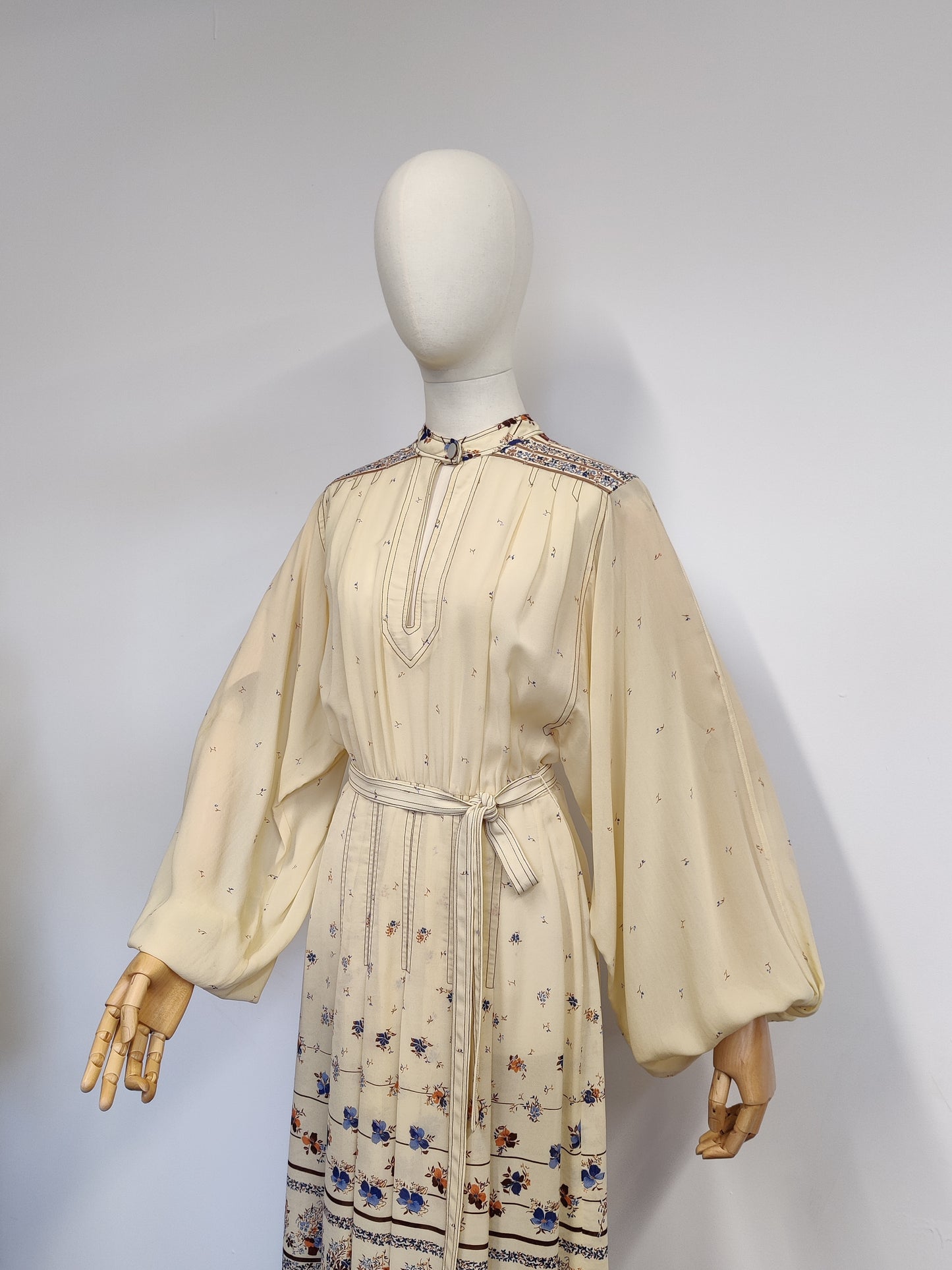 Jean Varon 'A Tisket A Tasket' 1970s Dress
