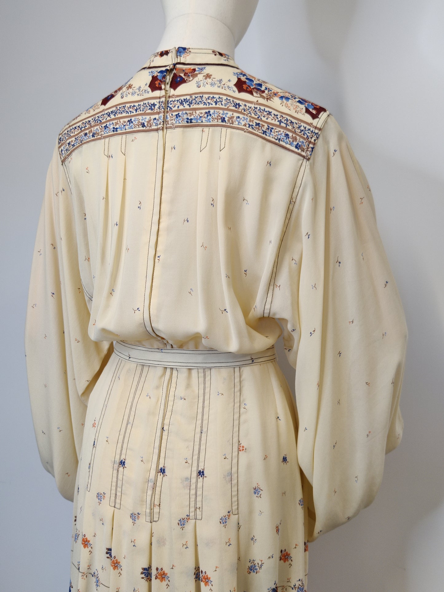 Jean Varon 'A Tisket A Tasket' 1970s Dress
