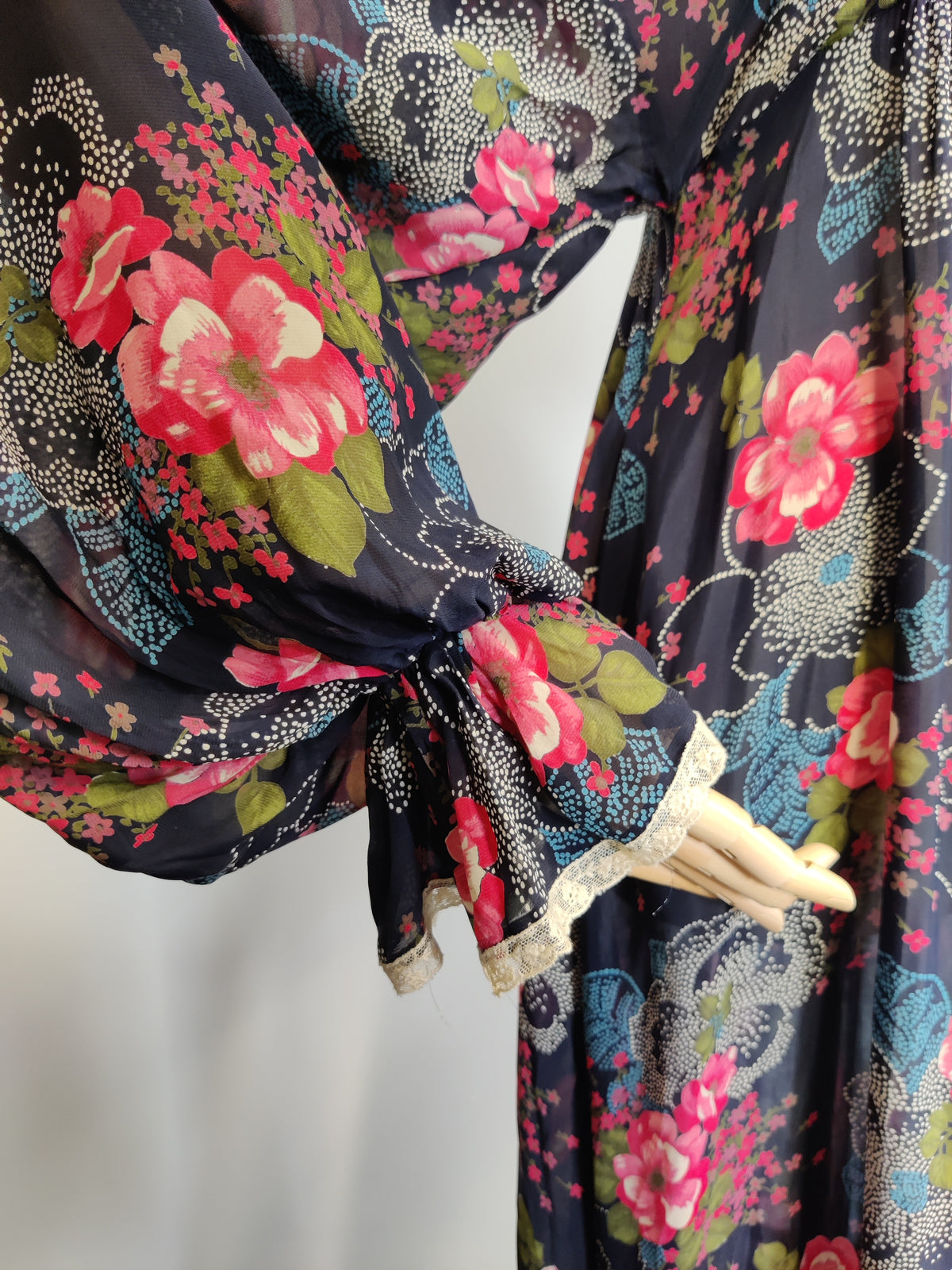 Vintage 1970s Fiona Dresses Floral Prairie Maxi Dress