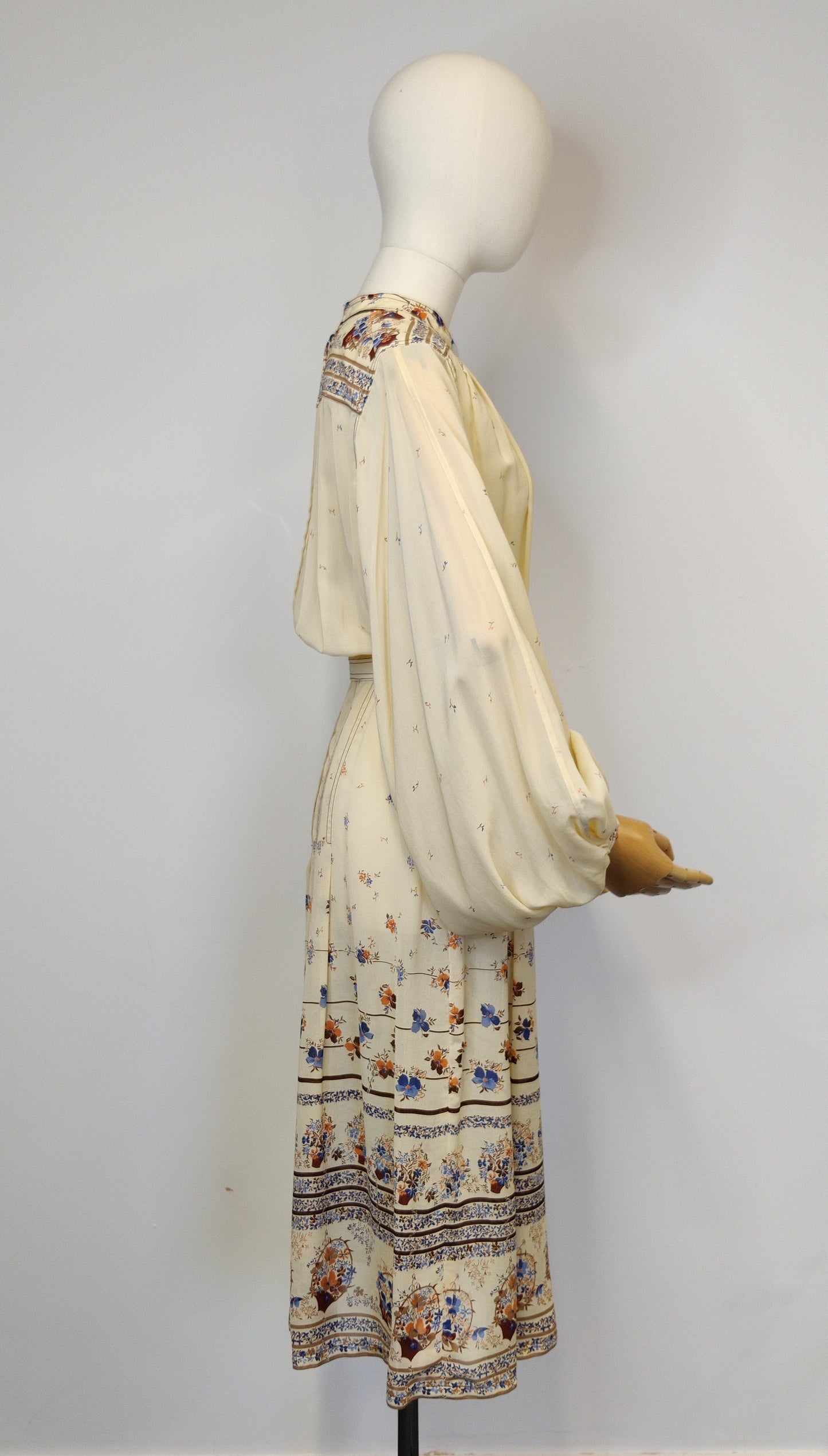 Jean Varon 'A Tisket A Tasket' 1970s Dress