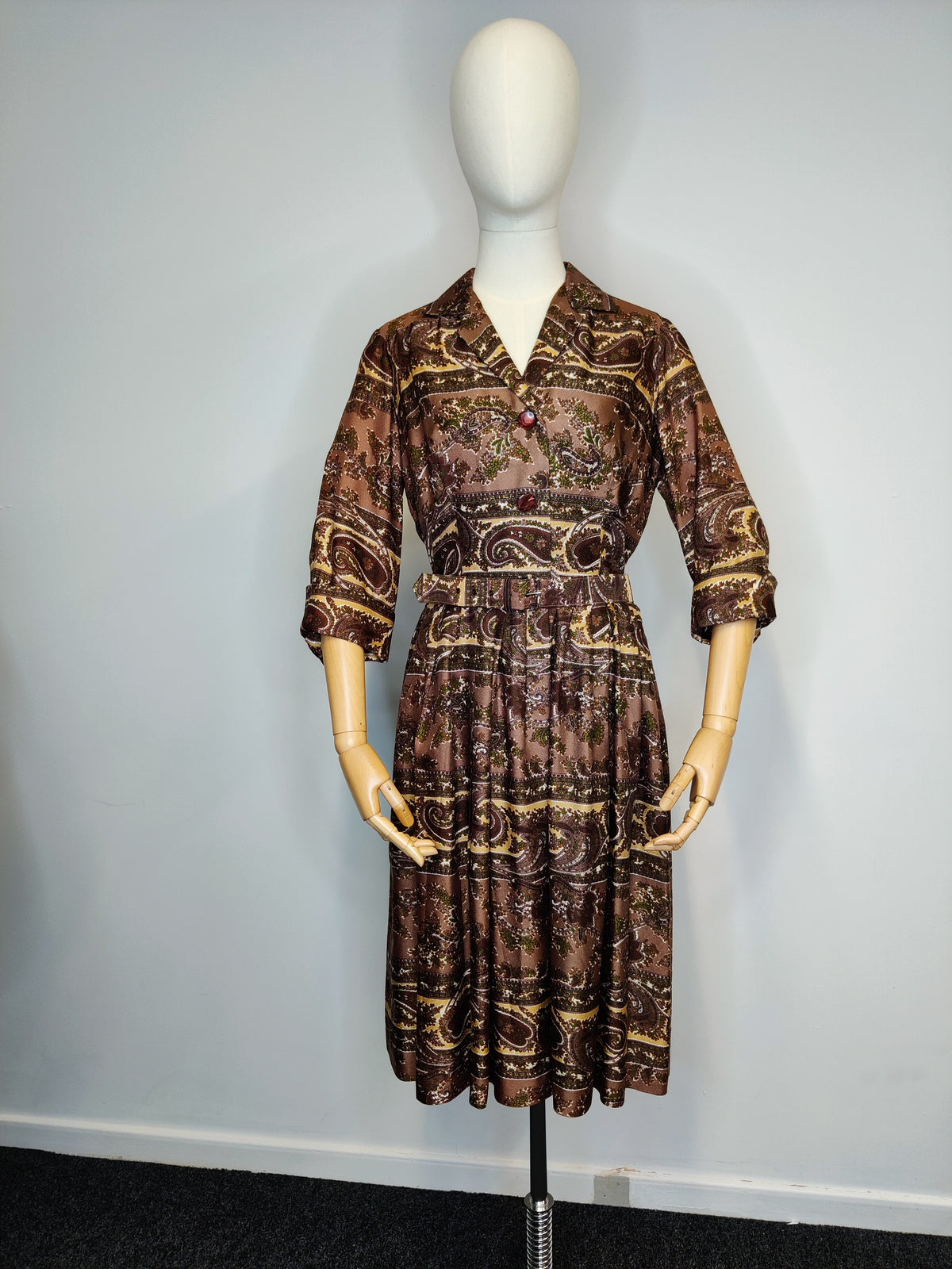 Vintage 1960s Earth-Tone Paisley Acetate Shirtwaister Dress