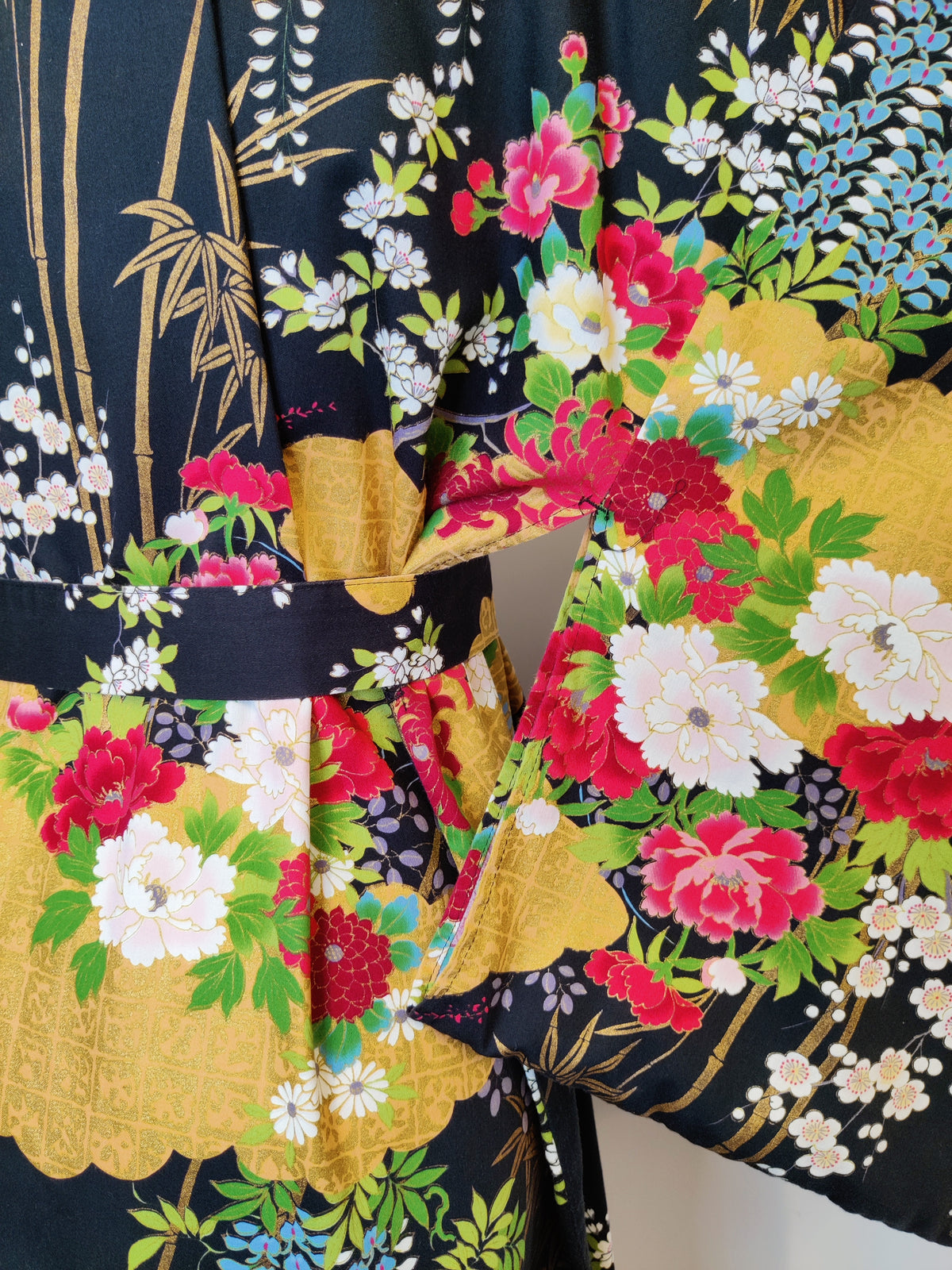 Vintage 1970s Mixed Floral Print Cotton Kimono Robe – Made in Japan