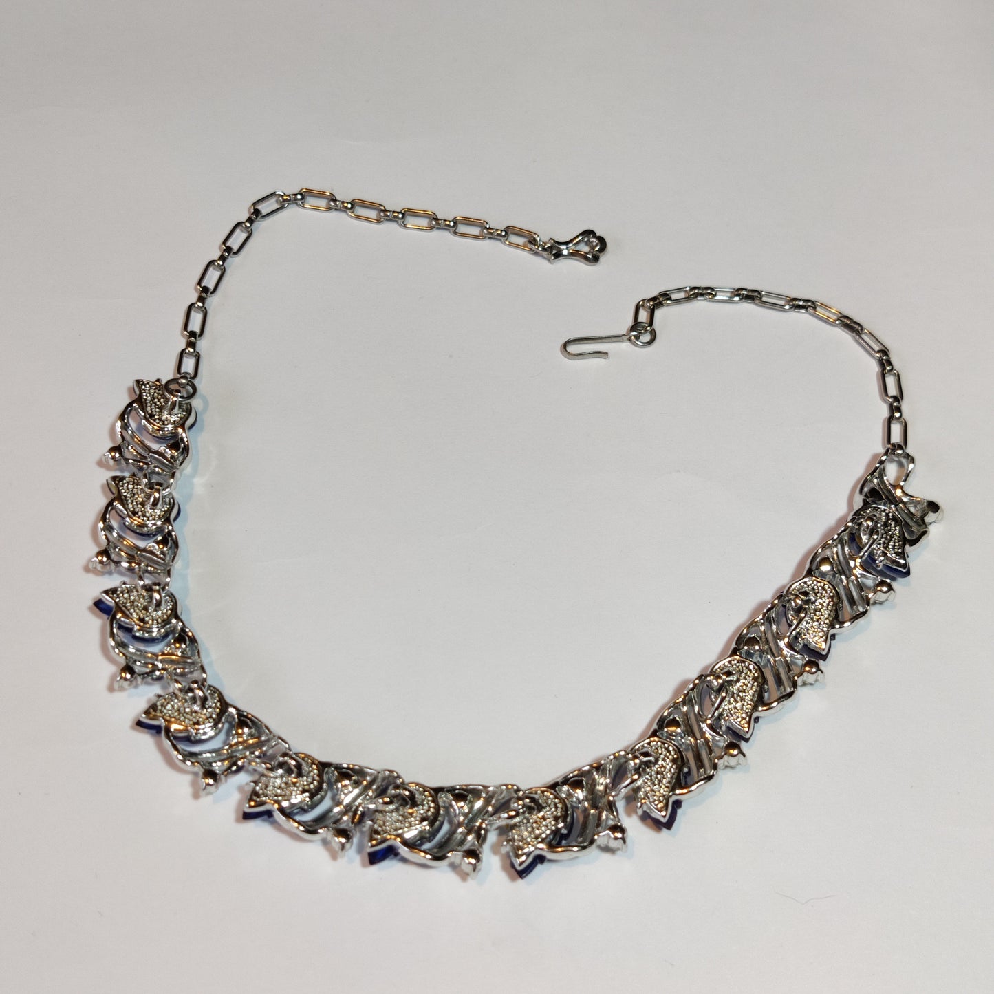 1960s Leaves Necklace