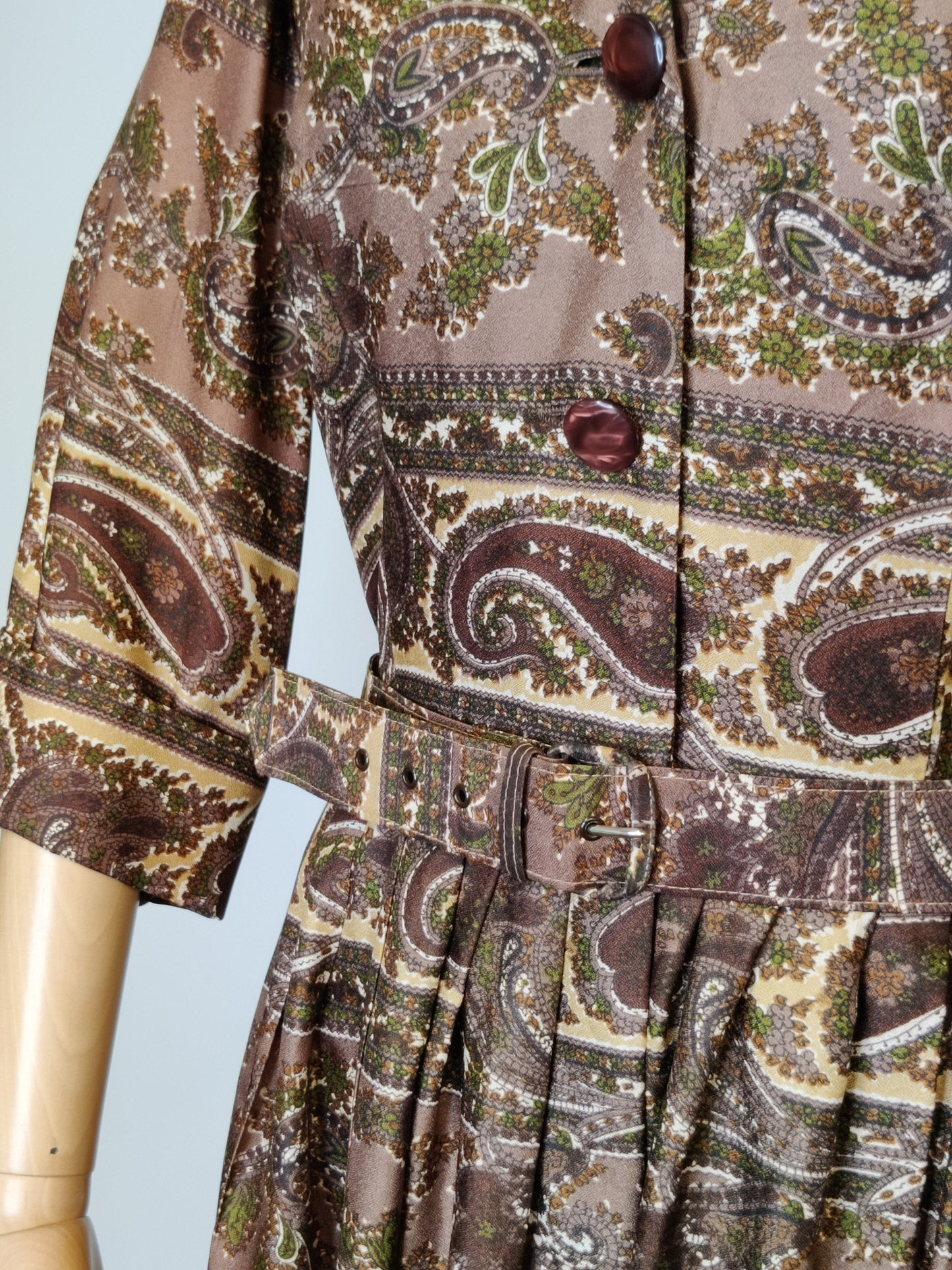 Vintage 1960s Earth-Tone Paisley Acetate Shirtwaister Dress