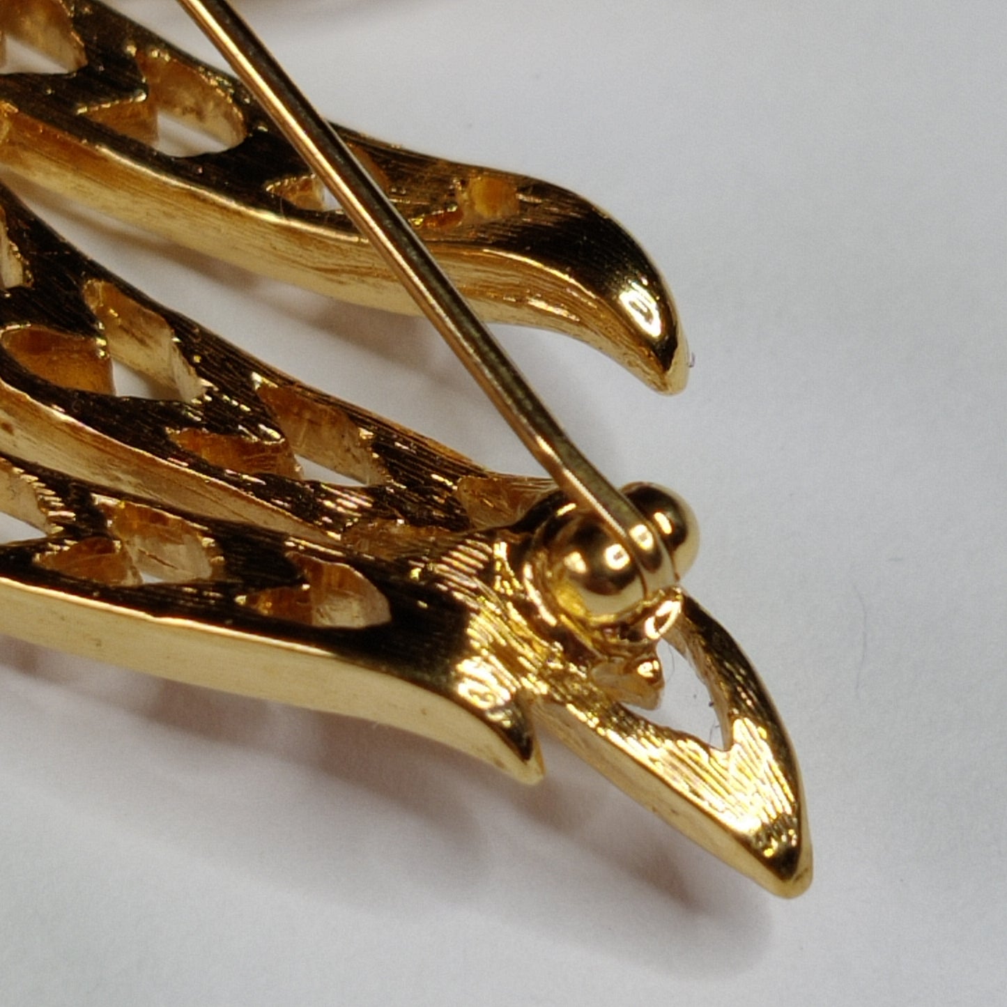 1970s Monet Leaf Brooch