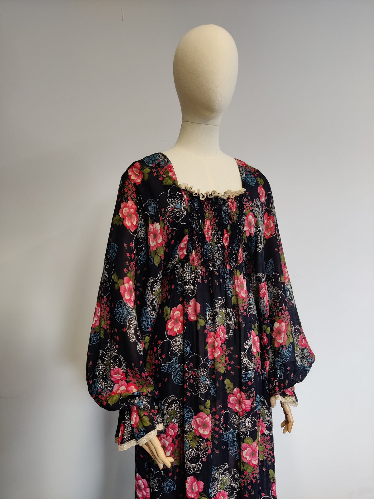 Vintage 1970s Fiona Dresses Floral Prairie Maxi Dress