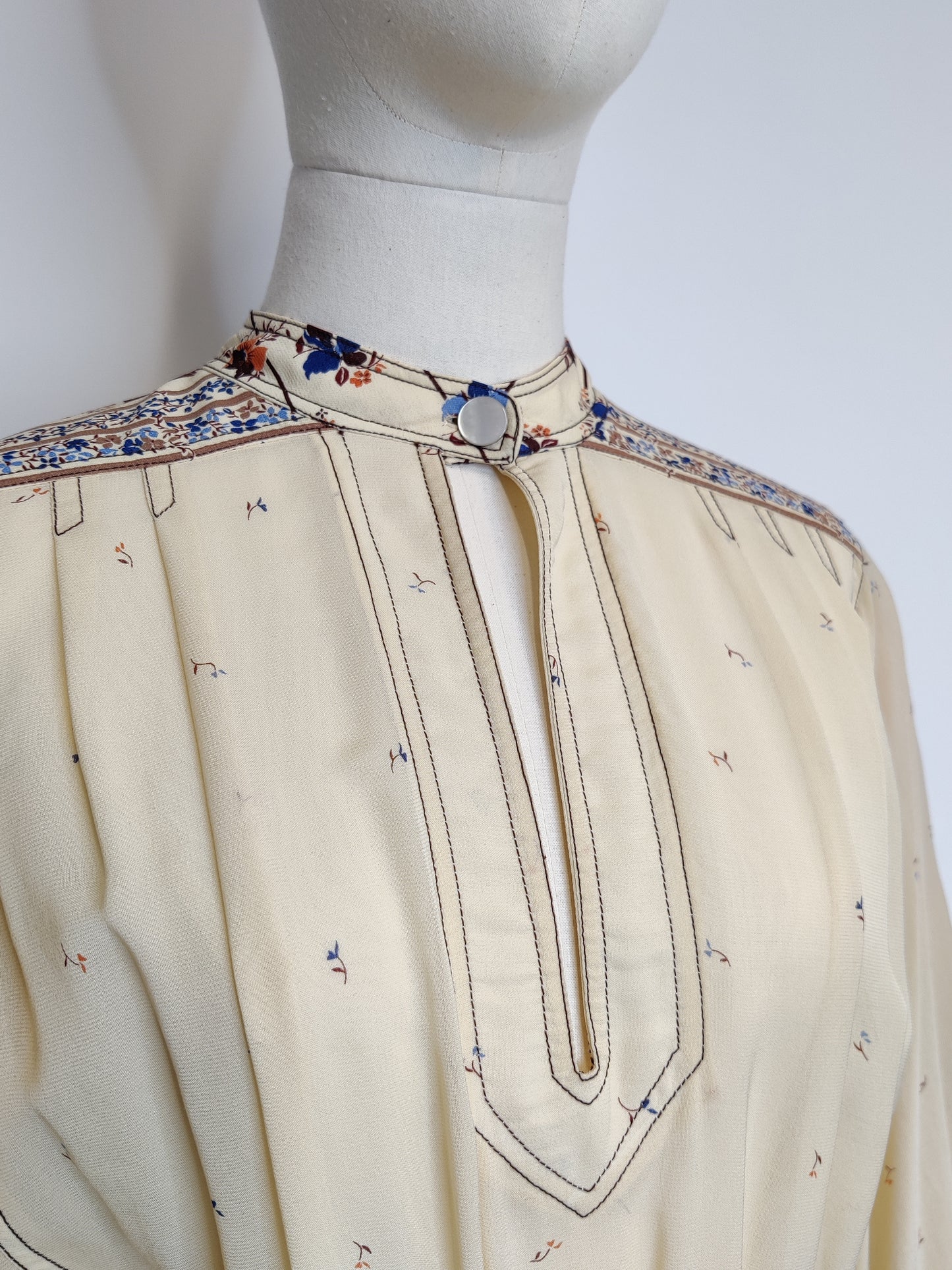 Jean Varon 'A Tisket A Tasket' 1970s Dress