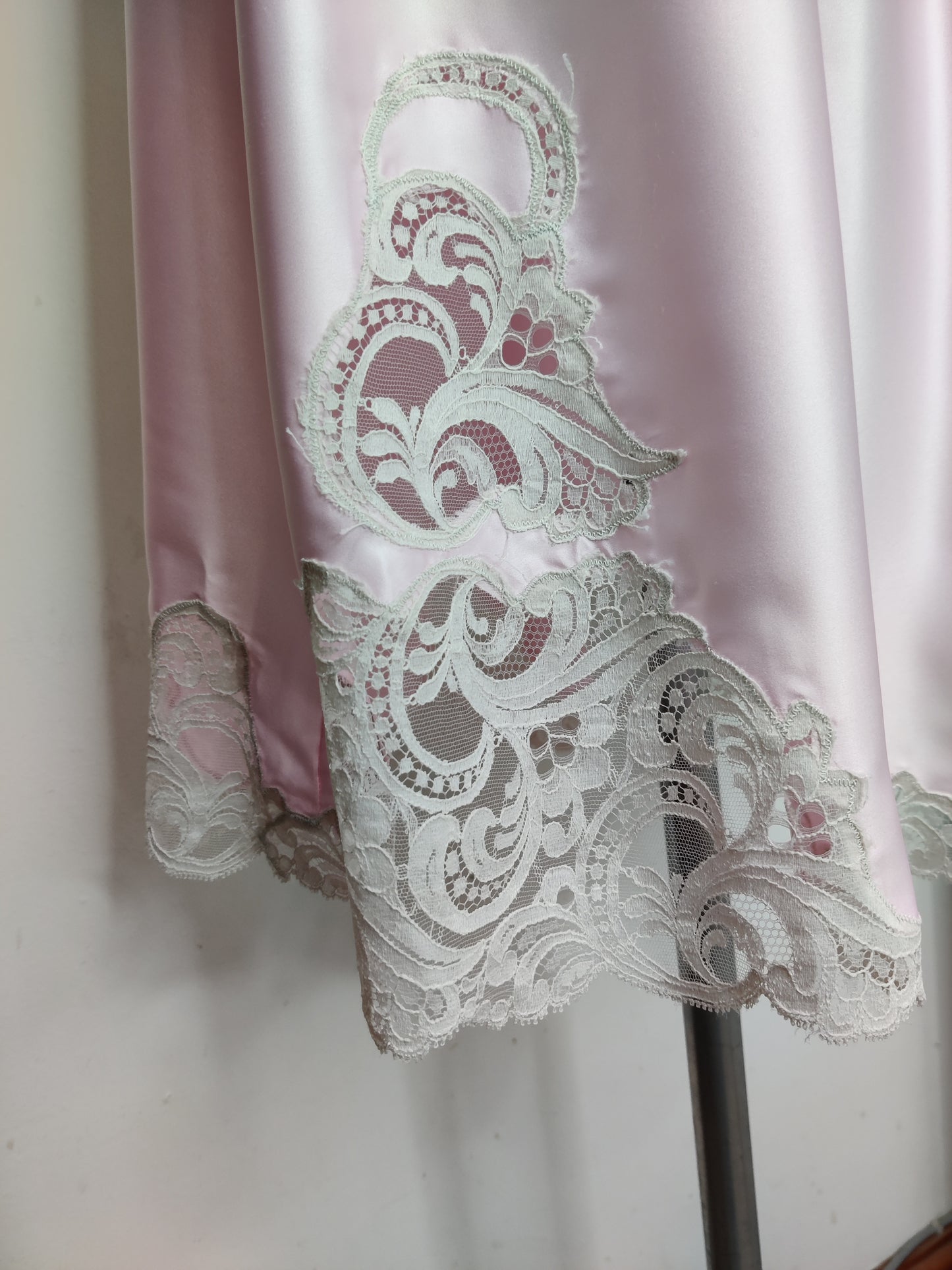 1970s Pale Pink Janet Reger Bra & Waist Slip Set