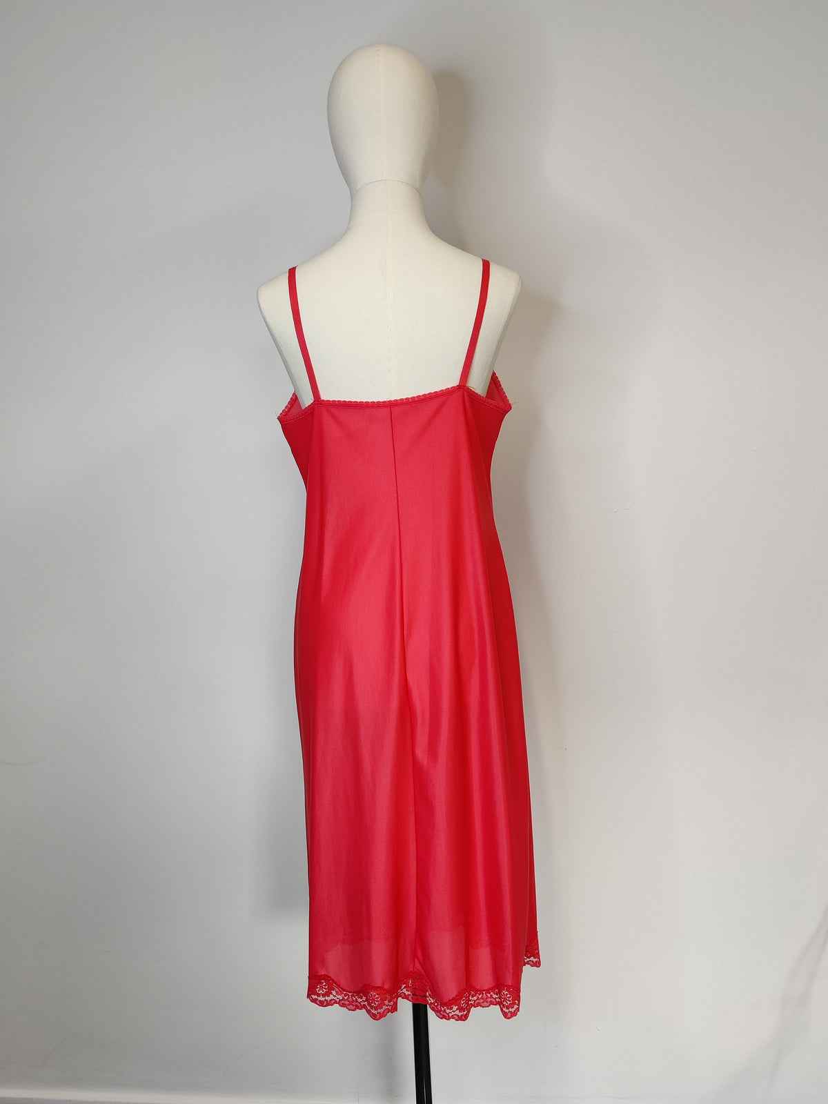 1960s Coral Red Slip