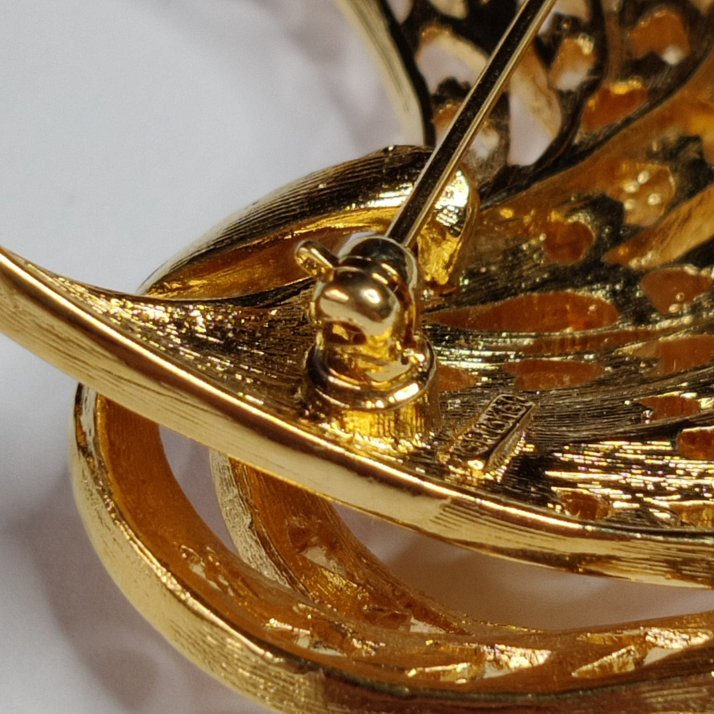 1970s Monet Leaf Brooch