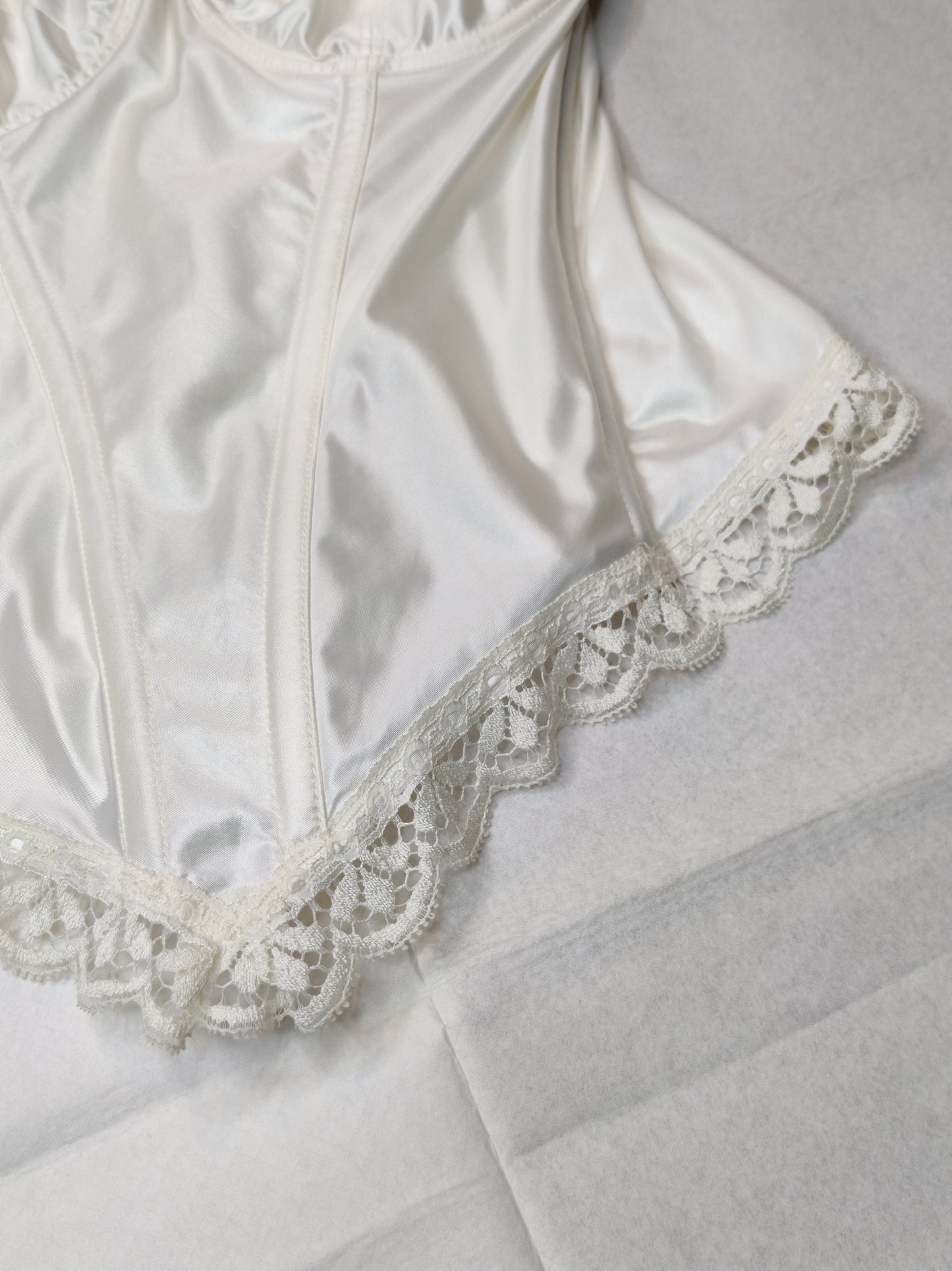 1980s Silhouette White/Off White Corset